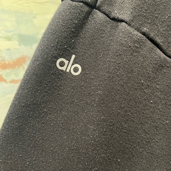 ALO Yoga Women's Refresh Stadium Hoodie Cropped Sweatshirt - Picture 5 of 6